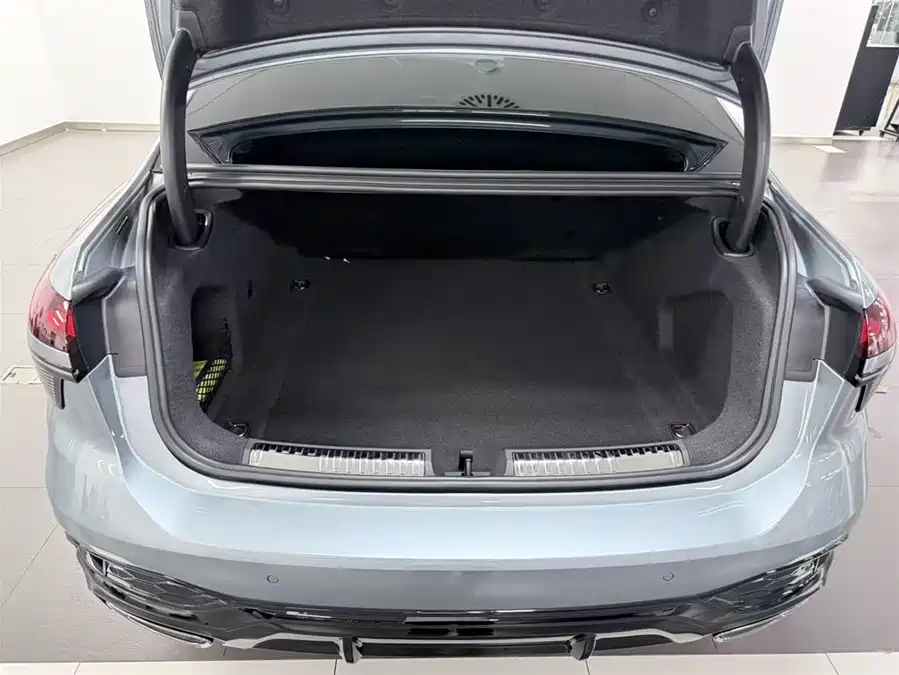 900x675_0_q87_c42_autohomecar__ChxpV2qaXOqAeAFIAAGy--zgt48024.jpg.webp